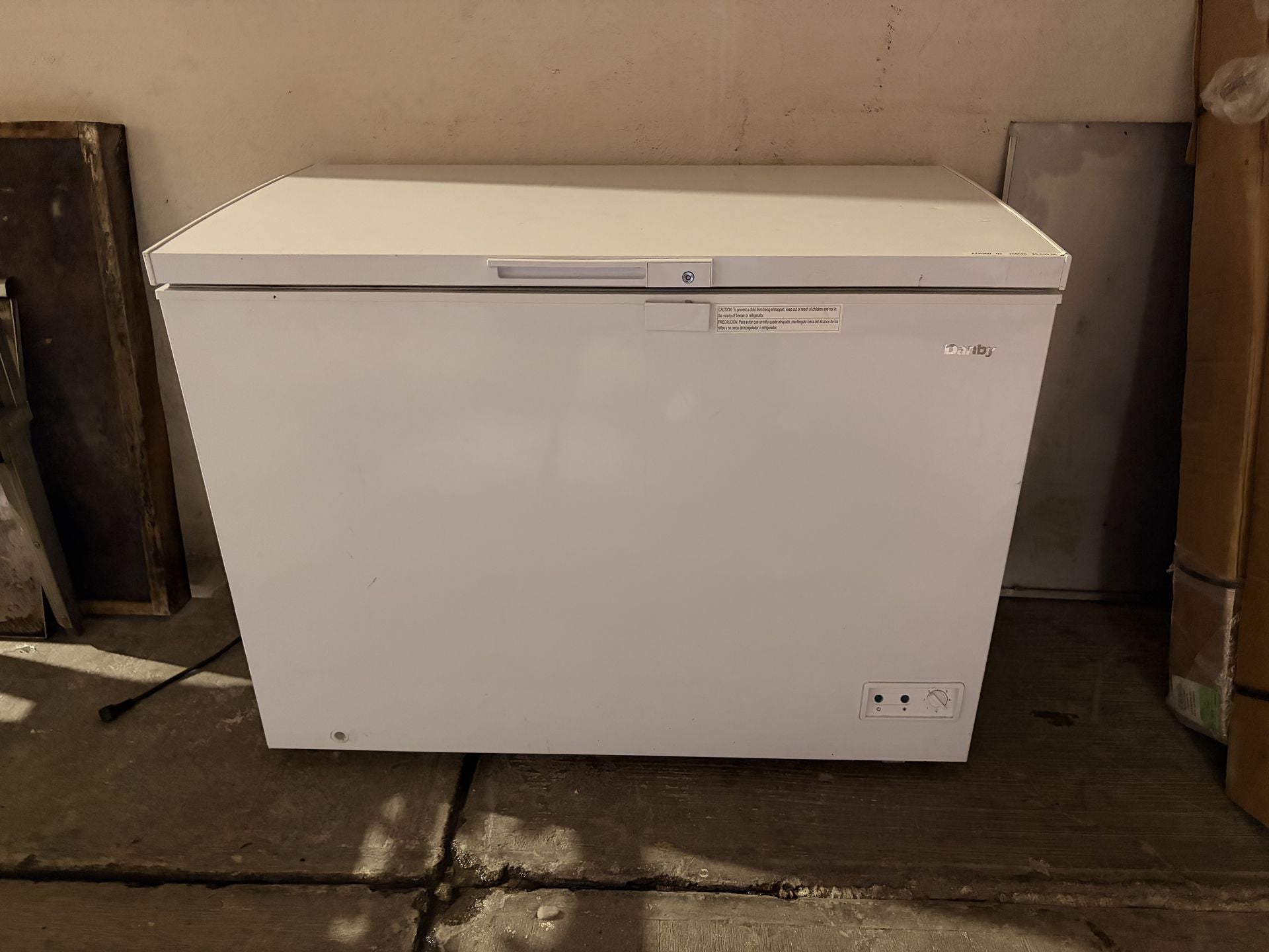 Danby Congelador Horizontal 10 Pies DCF100A5XWDB Seminuevo