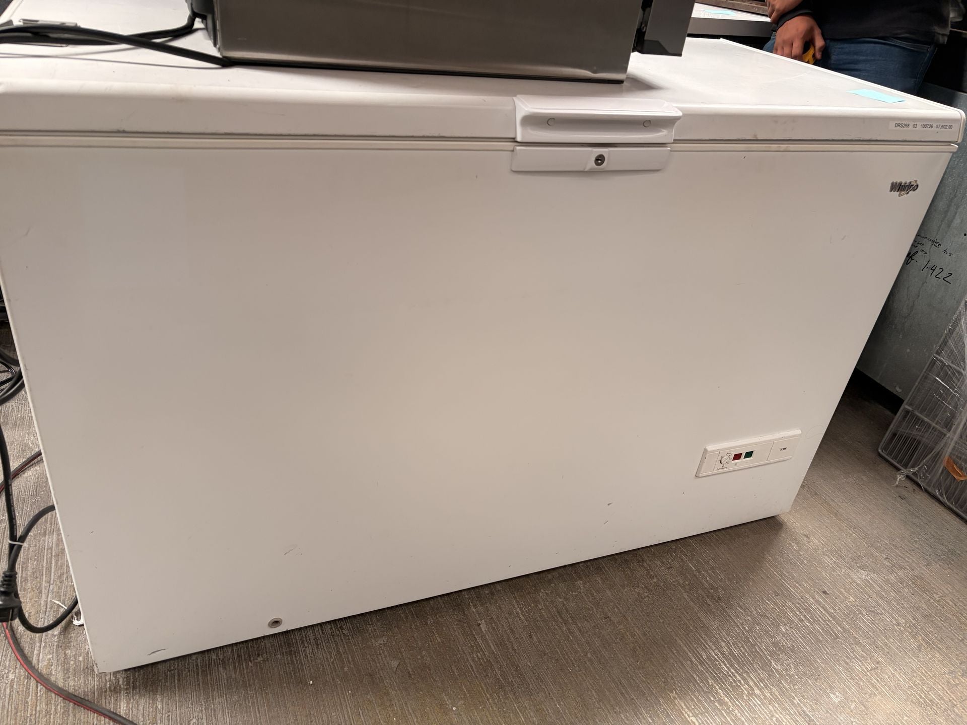 Whirlpool Congelador Horizontal 11 Pies 115V WCF2111Q Seminuevo