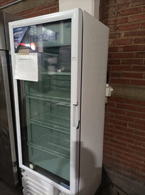 Imbera Congelador Vertical 1 Puerta Cristal Luz Led 16 Pies VFS16 C Seminuevo