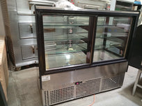 Masser Vitrina Refrigerada Cristal Curvo 150 cm RHNVCT-1500-FGC Seminuevo