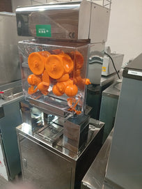 Exprimidor de Naranjas Comercial Automático con Base 2000C-4 110V Outlet