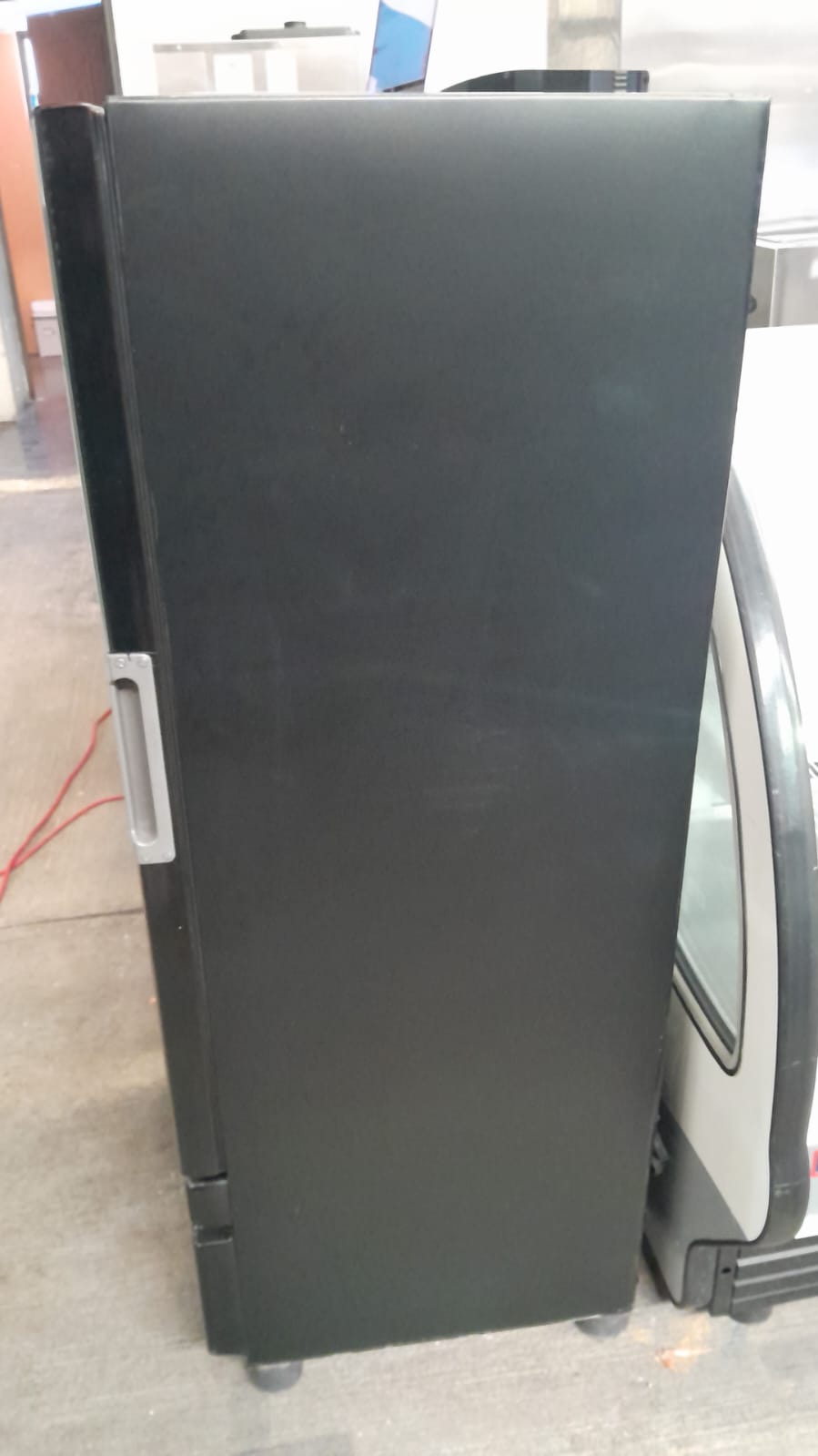 Gelum Refrigerador Vertical 1 Puerta Cristal 9 Pies VR09 Outlet
