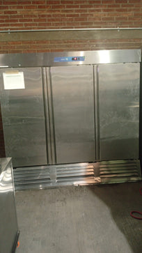 Asber Refrigerador Vertical 3 Puertas Acero Inox 72 Pies ARR-72-H HC Seminuevo