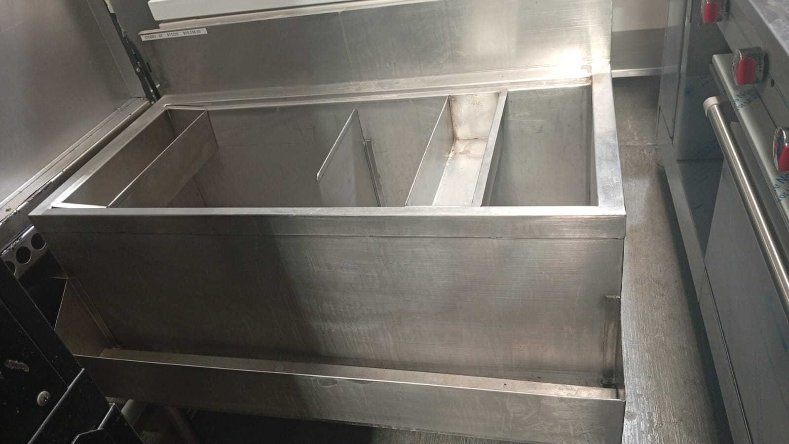 S/M Estacion Cantinero Jockey Acero Inoxidable 90 cm X 72.5 cm X 75 cm (Frente x Fondo x Alto) Seminuevo