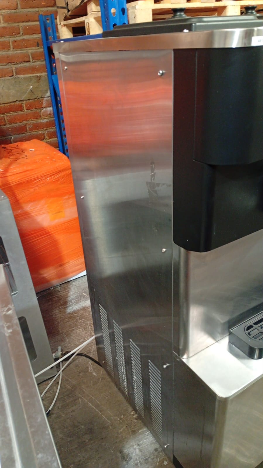 Demex Maquina de Helado Suave 513 110V Seminuevo
