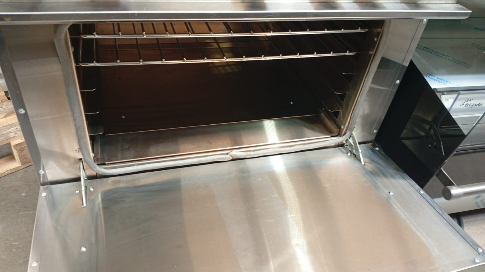 Drago Estufa 4 Quemadores, Horno y Plancha CG-41P Seminuevo