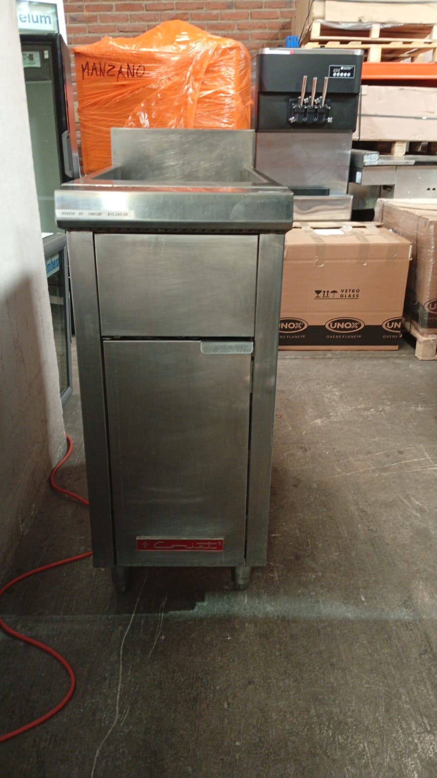 Coriat Freidora de Piso a Gas 20 L 3 Quemadores 2 Canastillas Turbo-20-3Q Master Seminuevo
