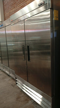 Torrey Refrigerador Vertical 2 Puertas Solida Acero Inox 47 Pies RVSA-47UI 115V Seminuevo