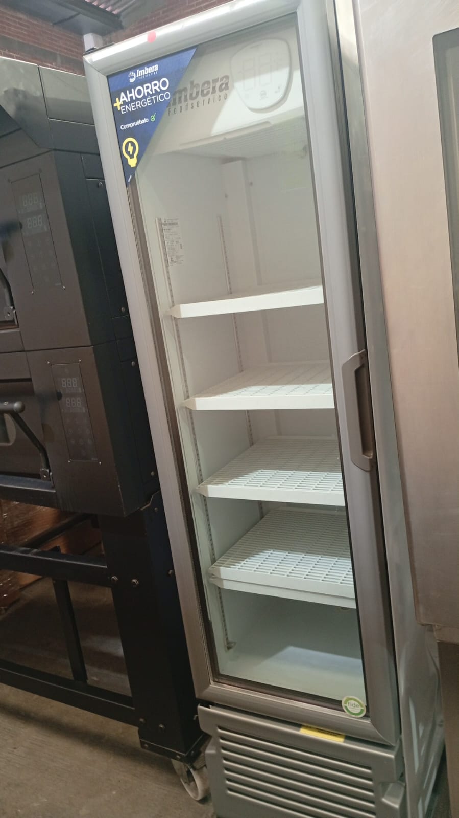 Imbera Refrigerador Vertical 1 Puerta Cristal Luz Led 8 Pies 115V VR08 Seminuevo