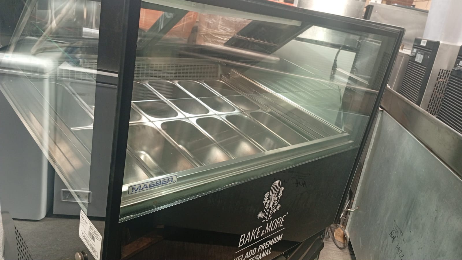 Masser Vitrina para Helados Estilo Italiano Full Glass 12 insertos VMG-12-H Seminuevo