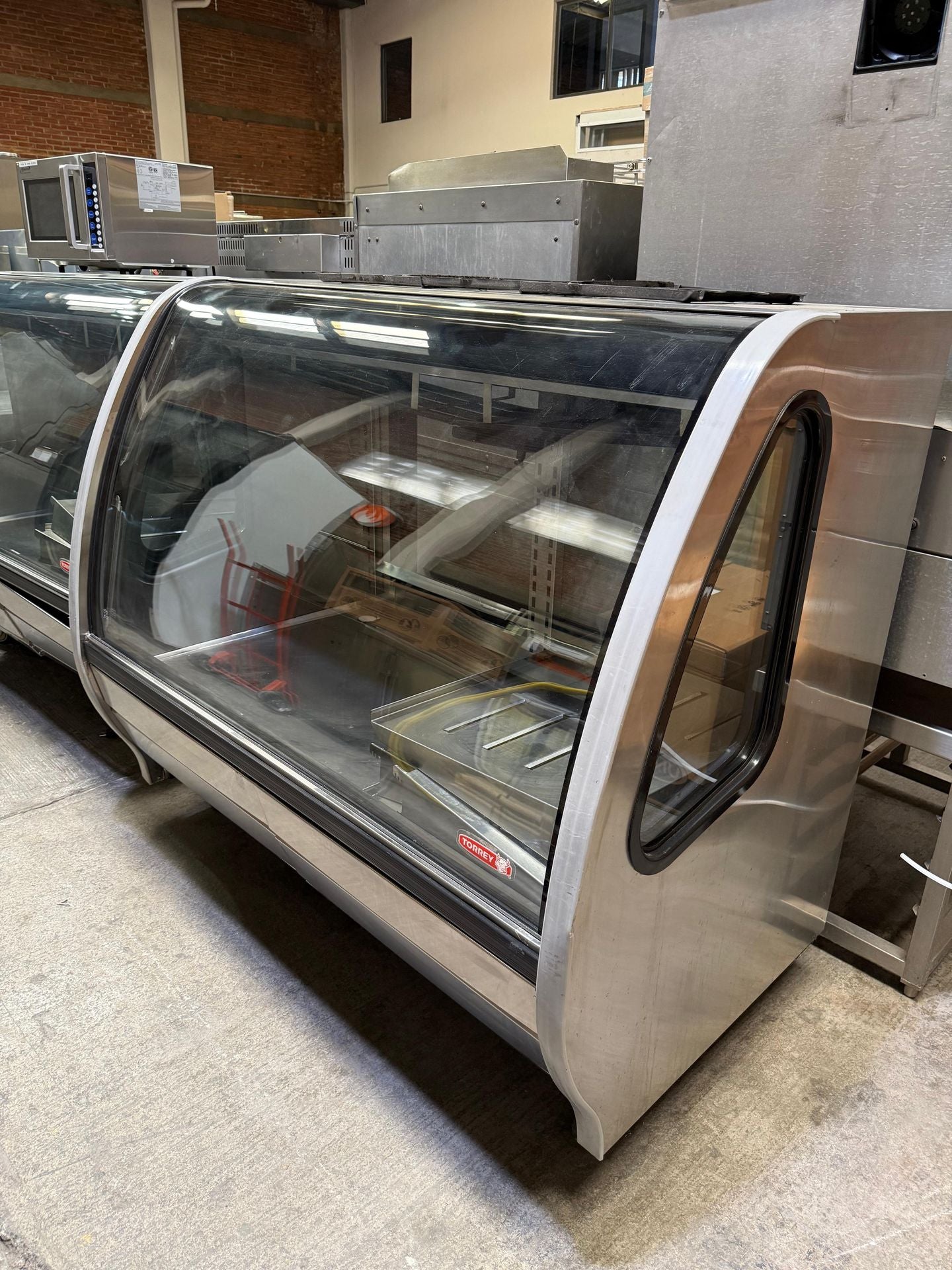 Torrey Vitrina Refrigerada Cristal Curvo DRD5 115V Seminuevo
