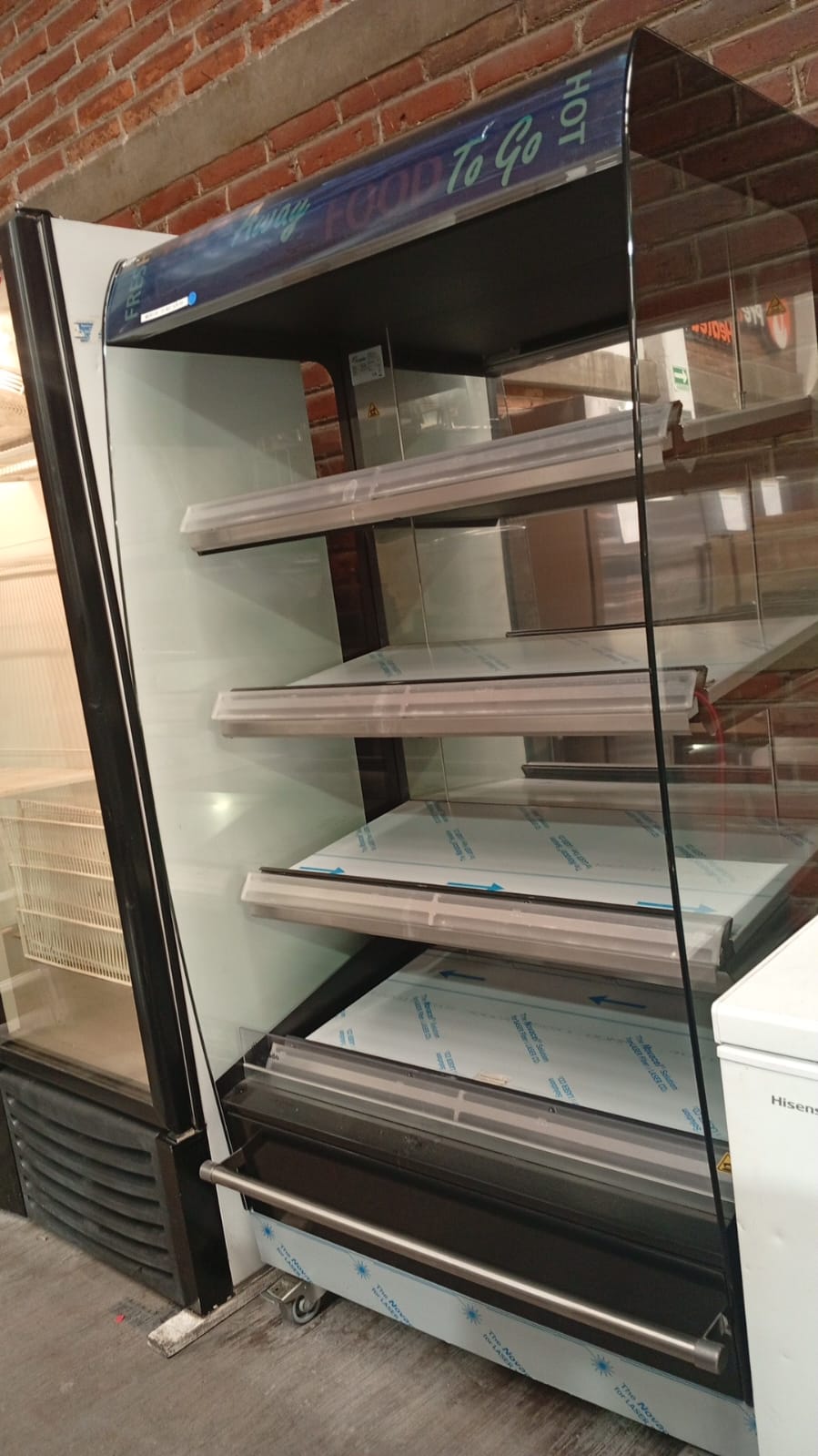 Fri-Jado Vitrina Caliente Vertical Grab & Go MD-100-4 Seminuevo