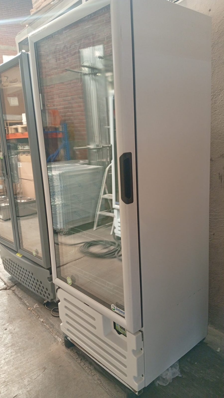 Imbera Congelador Vertical 1 Puerta Cristal Luz Led 16 Pies VFS16 C 115V Seminuevo
