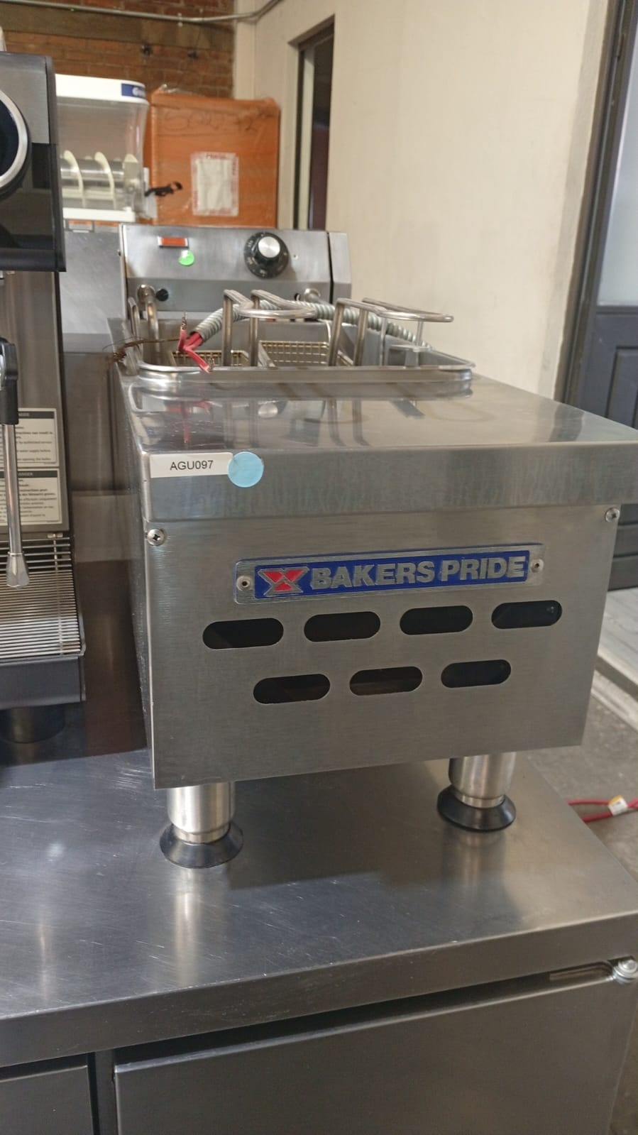 Bakers Pride Freidora Electrica de Mesa BPHEF-15SI Seminuevo