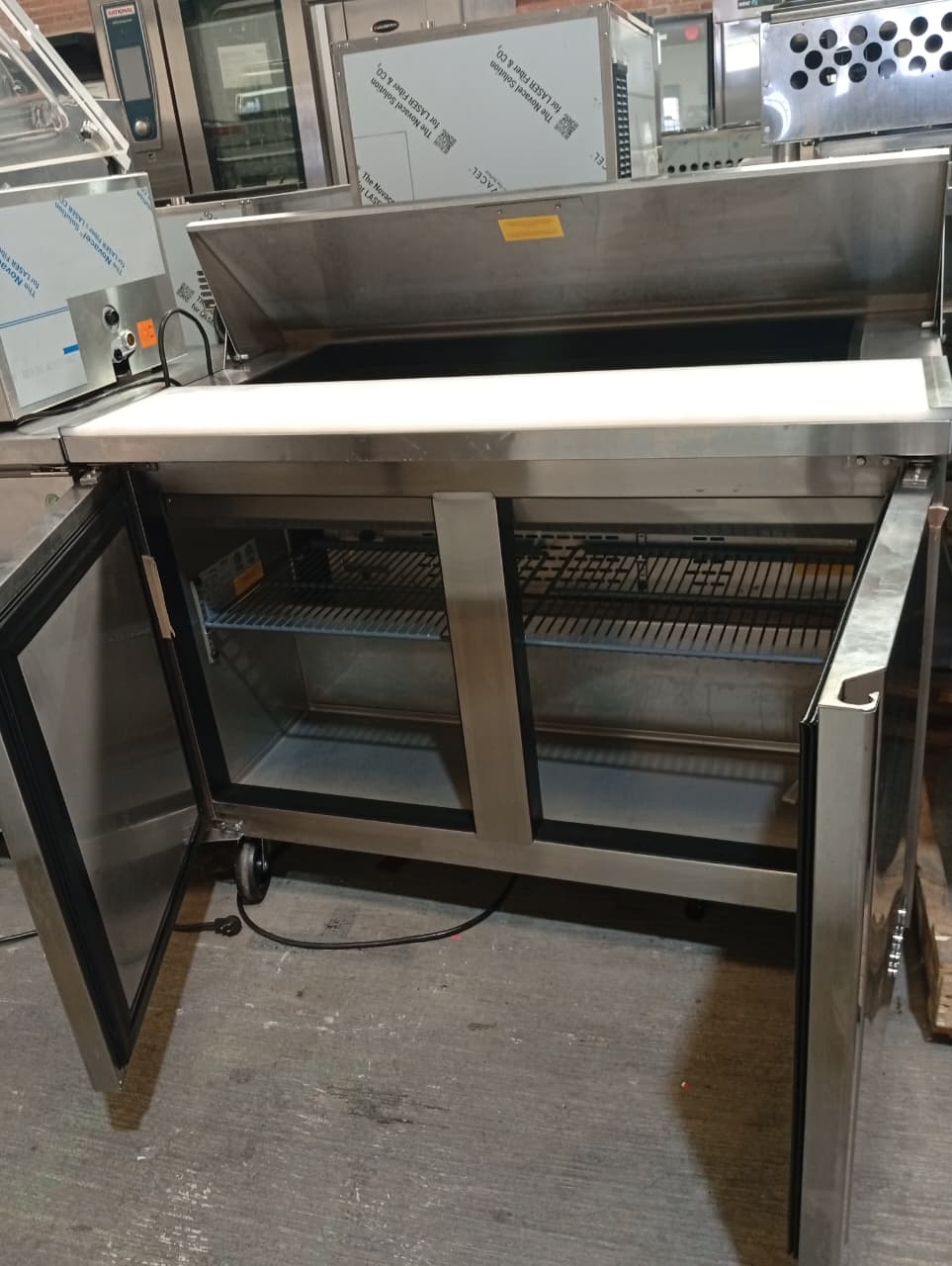 Asber Mesa Refrigerada Para Preparación Ensaladas 2 Puertas Acero Inox APTS-48-12 HC Seminuevo