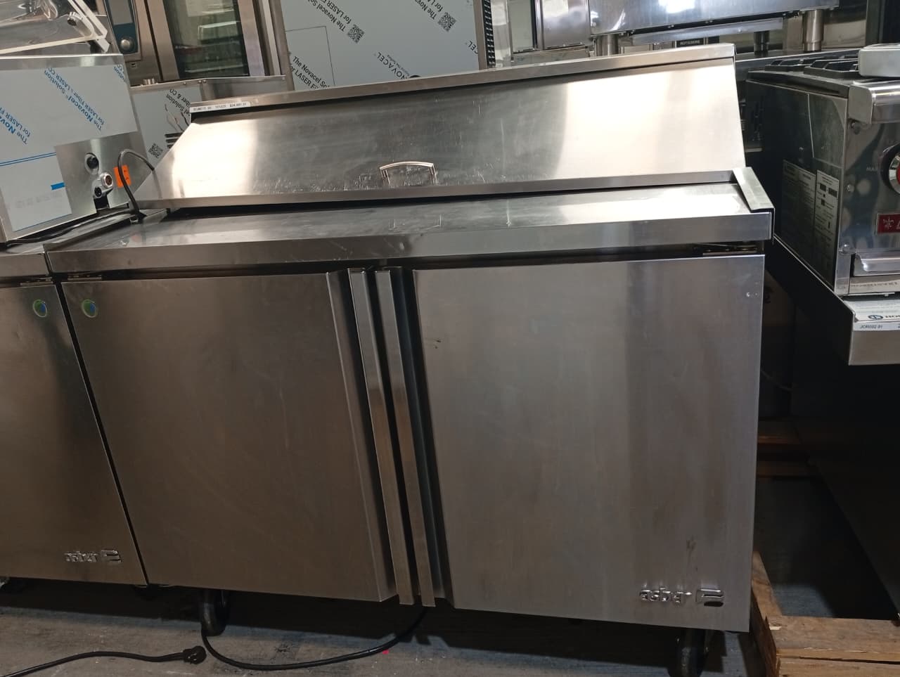 Asber Mesa Refrigerada Para Preparación Ensaladas 2 Puertas Acero Inox APTS-48-12 HC Seminuevo