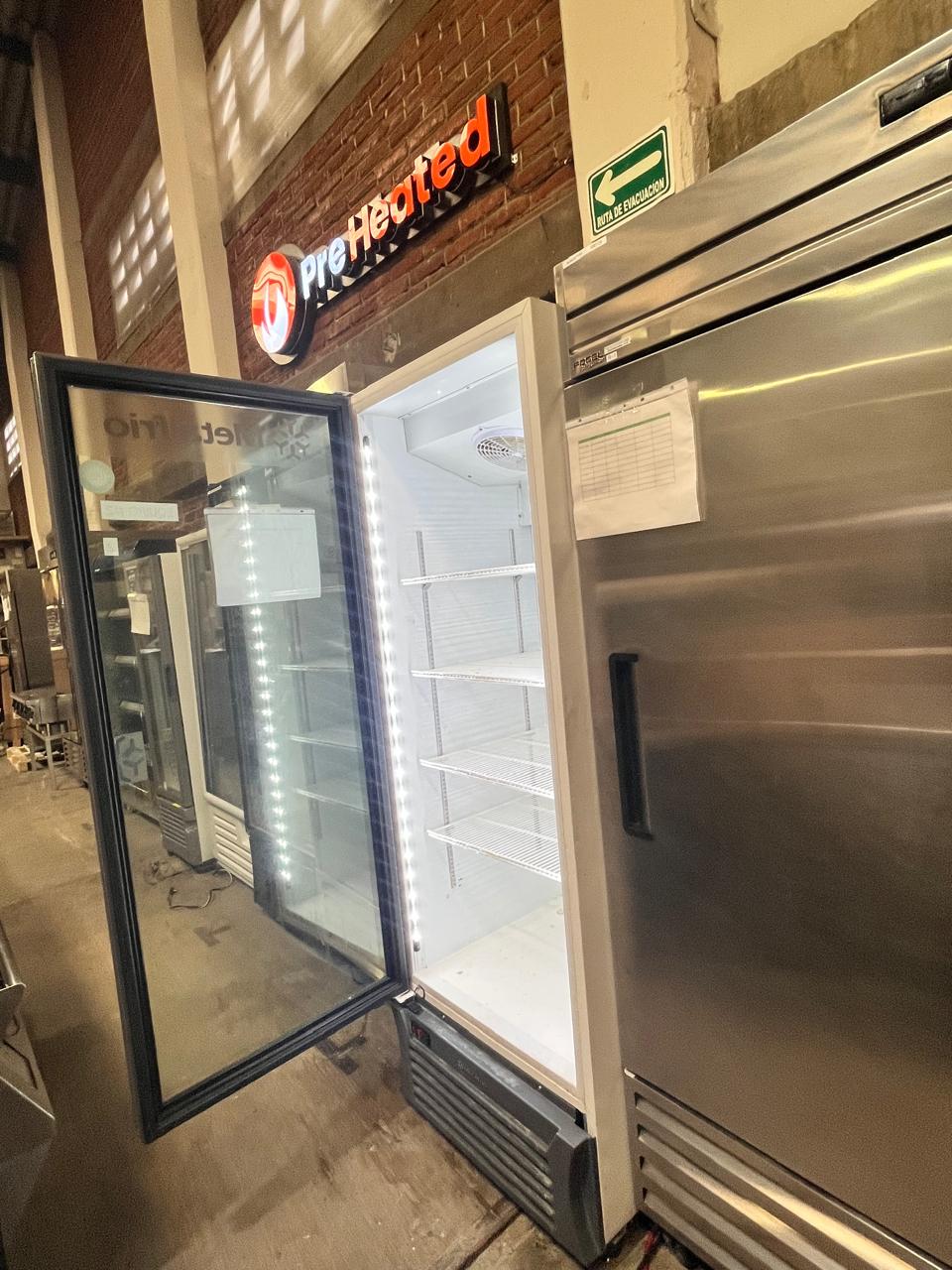 Metalfrío Refrigerador Vertical 1 Puerta de Cristal RB460 Seminuevo