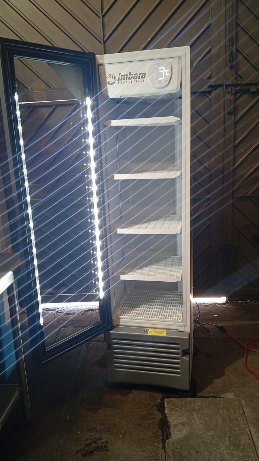 Imbera Refrigerador Vertical 1 Puerta Cristal Luz Led 8 Pies VR08 115V Seminuevo
