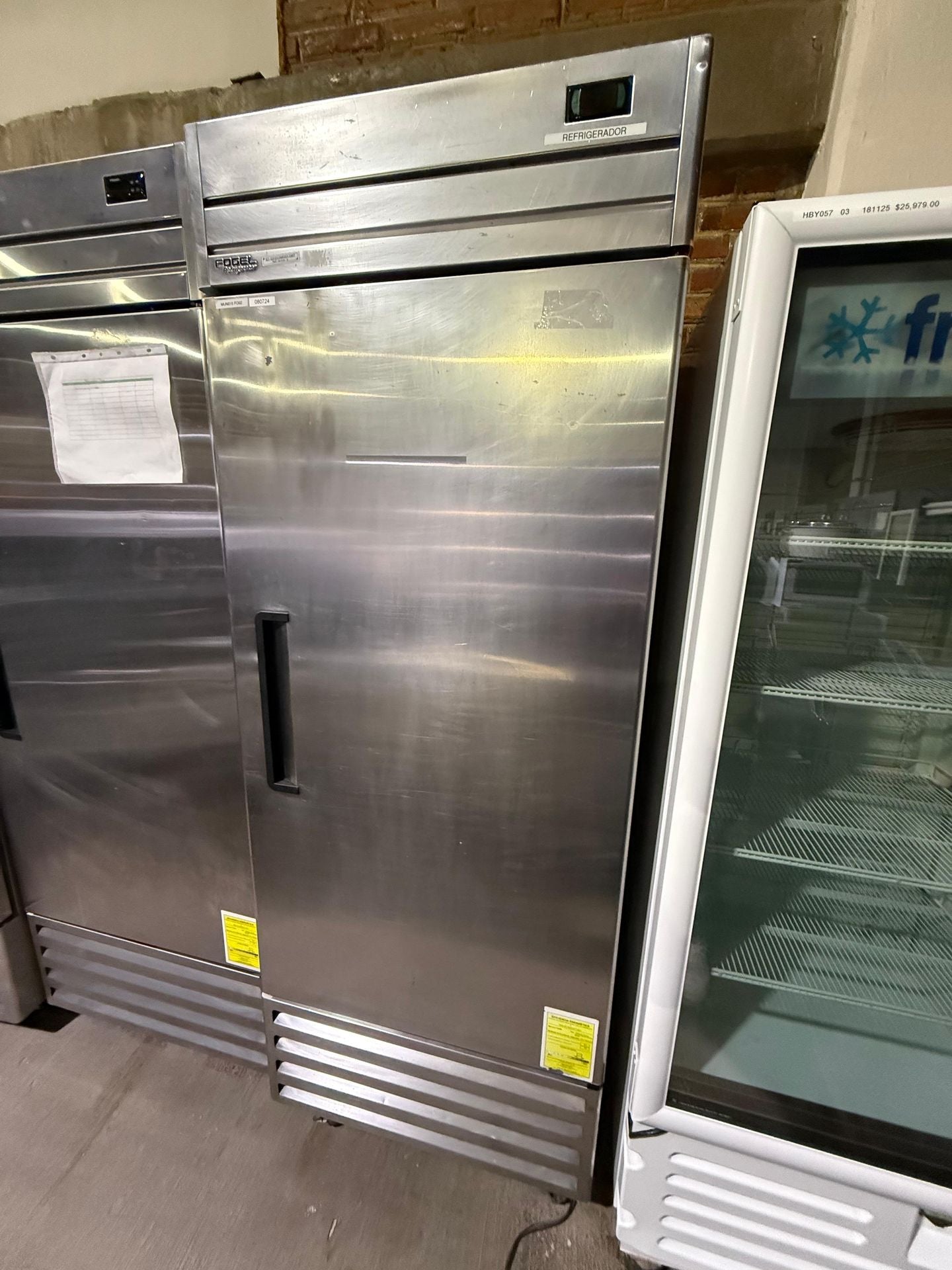 Fogel Refrigerador vertical de una puerta de acero CR-23-A-SSA-HC Seminuevo