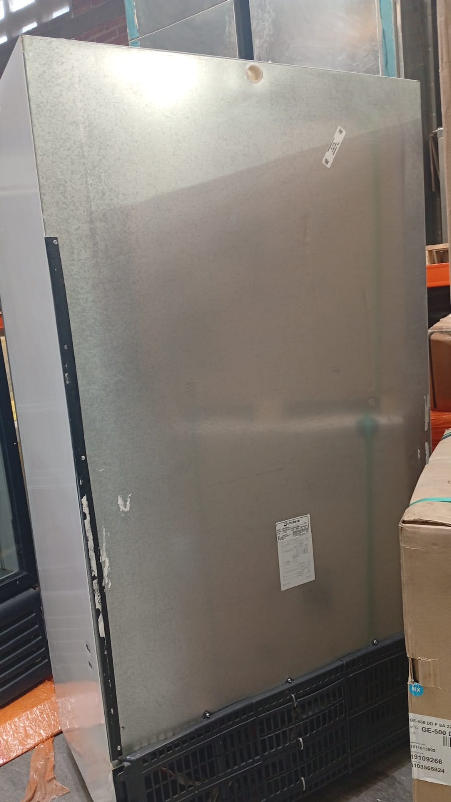 Imbera Refrigerador Vertical 2 Puertas Cristal Luz Led 26 Pies VRD26 D 115V Seminuevo
