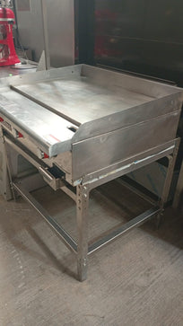 Coriat Plancha A Gas 3 Quemadores CV-3 MASTER DE MESA con base Seminuevo
