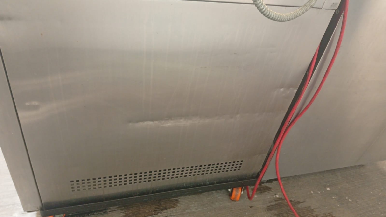 True Mesa Refrigerada de 1 Puerta Solida Superficie de Trabajo TWT-44 Seminuevo